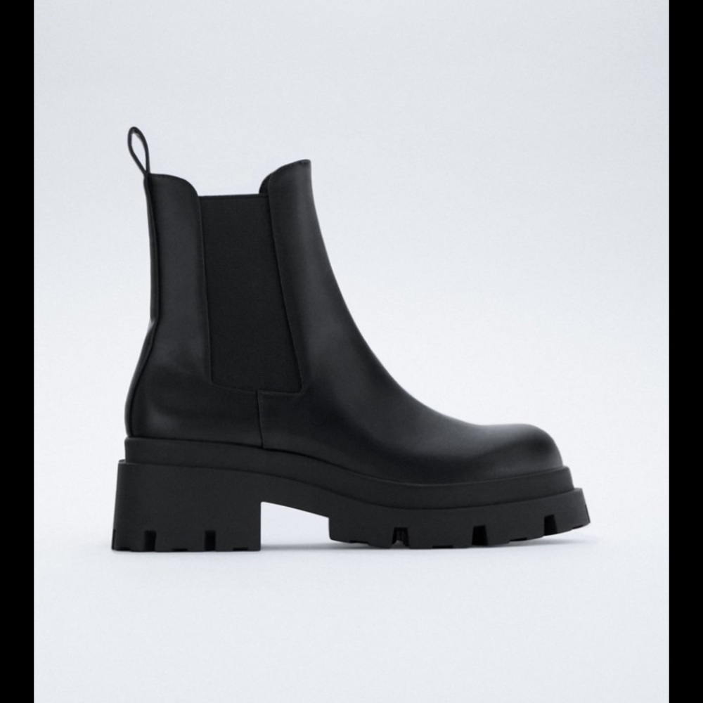 ZARA | Low Heel Lug Sole Ankle Boot, sz 9/ 40